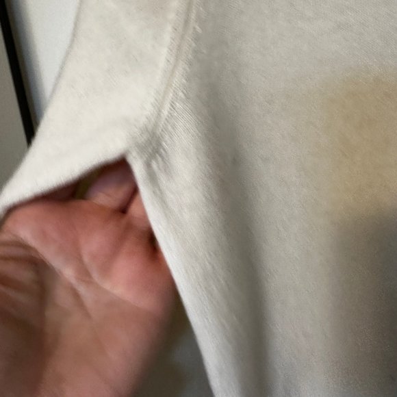 Bellina Cream Ladies V-Neck Sweater - Picture 4 of 4